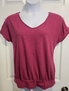 Lane Bryant Pink Short Sleeve V-Neck Top with Stud Accents. Size:14/16